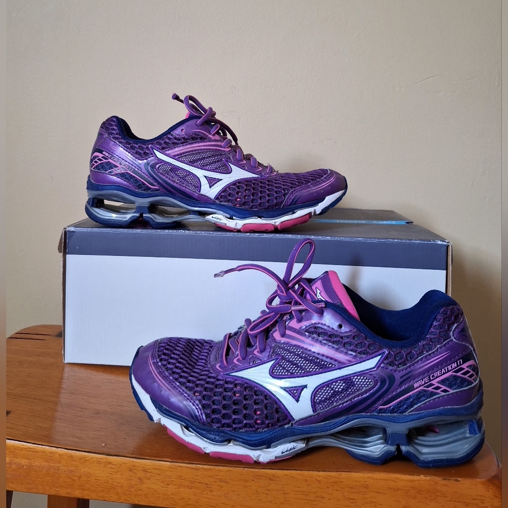 MIZUNO wave Creation 17 For Women. Size 8W